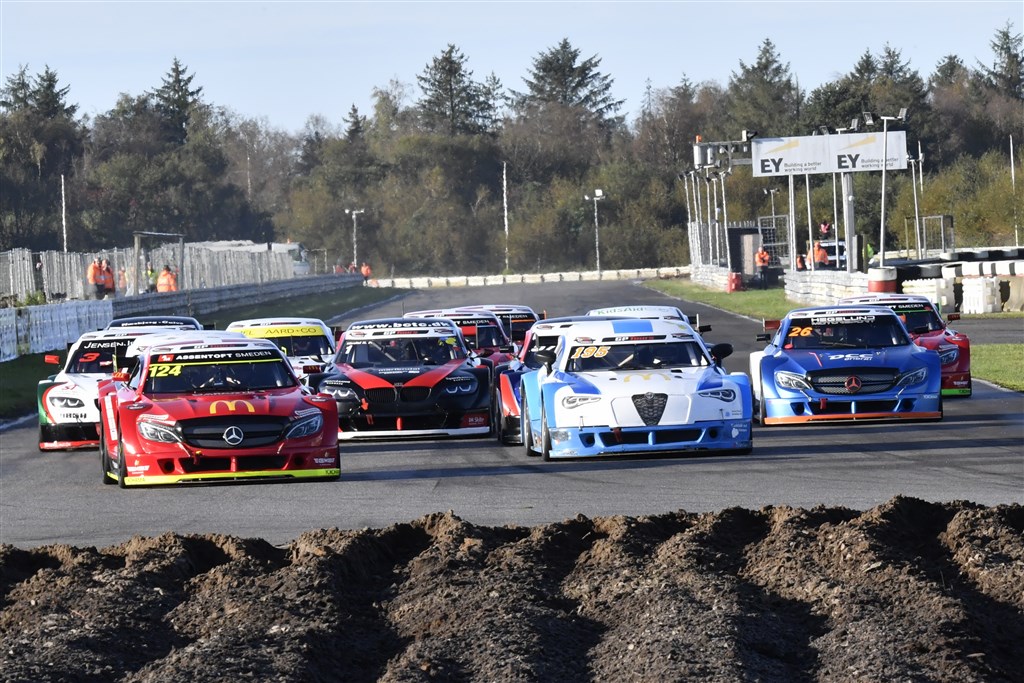 I år tæller feltet i Grand Prix Tours Super 2L hele 20 biler.
(Foto: Morten Kimer Hansen)